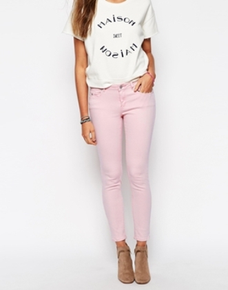 pastelové kalhoty; zdroj: asos.com