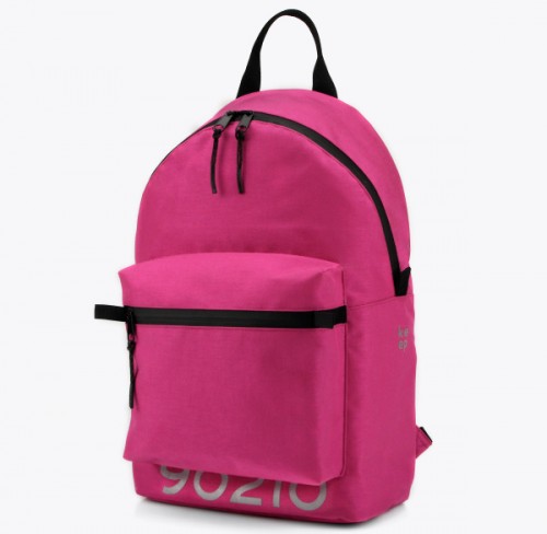 model 90210 v fuschiové barvě vyjde na 2490 Kč
