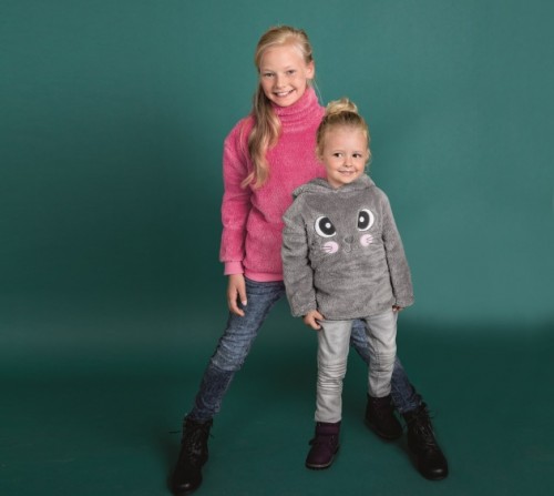 růžová fleece mikina 139 Kč a šedá fleece mikina 189 Kč