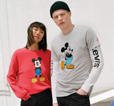 Půvabné kousky Levis s Mickey Mouse symboly: tip pod stromeček